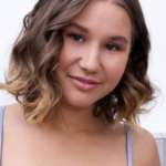 Amalia Davis Age , Career, Family, Net Worth, Height Bio 2024.